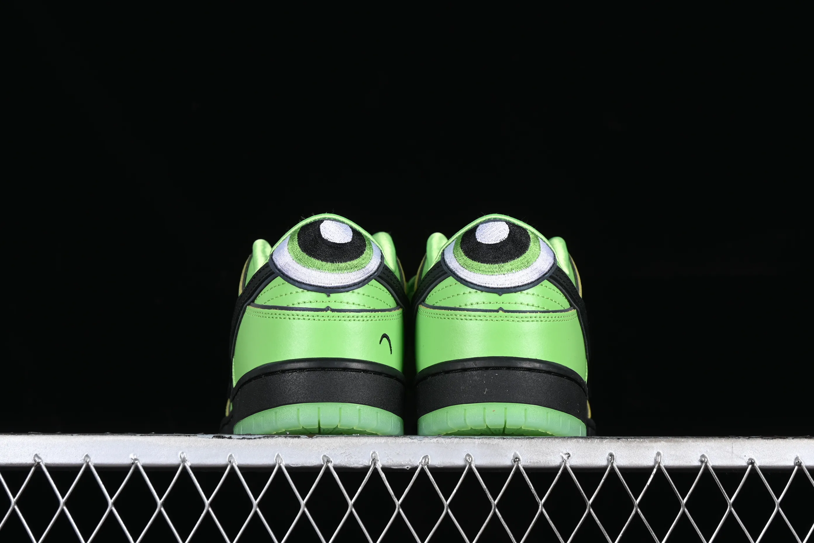 All Categories Nk SB Dunk Series Nk SB Dunk Low Low-top sneakers J version The Powerpuff Girls x Nk SB Dunk Low Powerpuff Girls joint model Low-top casual sneakers FZ8319-300